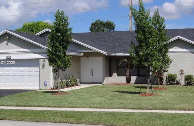 9815 NW 43rd St photos photos