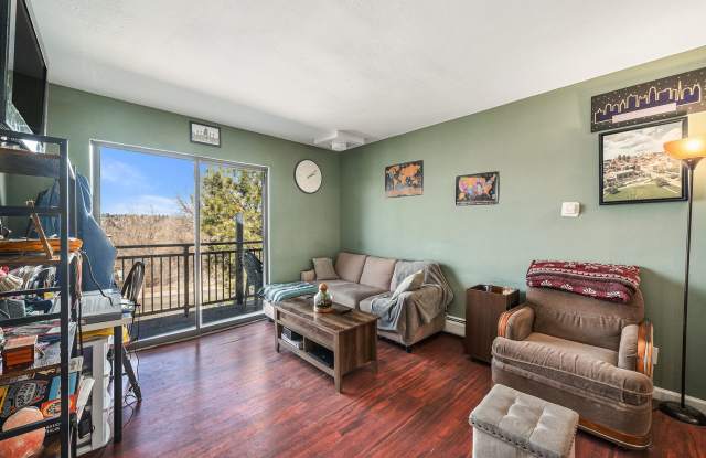 Top-Floor Condo with Trail Access + Community Perks! **Half Off December Rent!** Gallery 3