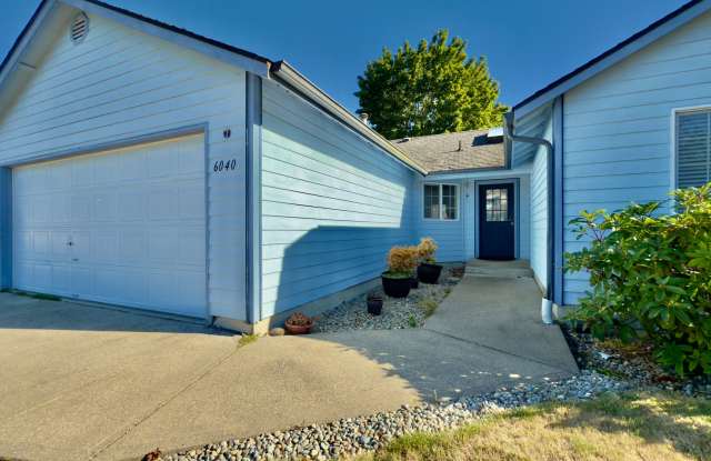 One-Level Home w/ Fenced Yard  Park Access photos photos