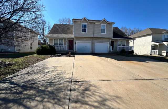 3 Bed, 1.5 Bath Duplex with Garage and Extra Storage Space! photos photos