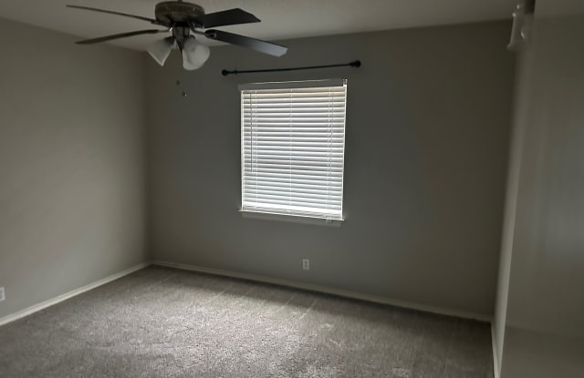 5100 Lake Shore Dr - 5100 Lake Shore Drive, Waco, TX 76710