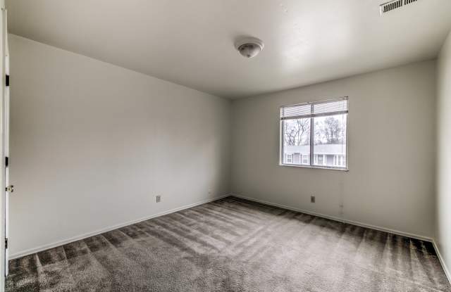 18 E. Rock Creek Manor Gallery 3