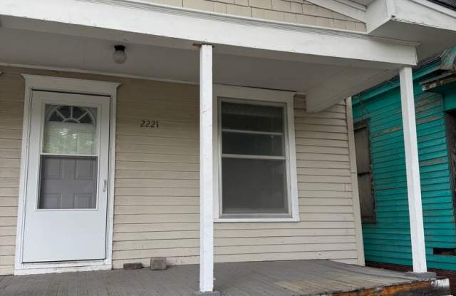 2219/2221  S 10th St.  St. Joseph, MO 64503 photos photos