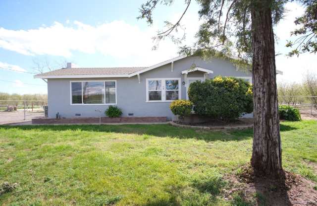 Stunning 3-bedroom, 3-bathroom in Modesto - 1612 West Grayson Road, Stanislaus County, CA 95358