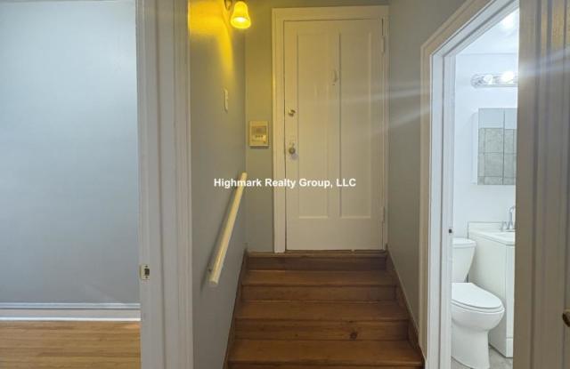 1321 1/2 West Estes Ave. Gallery 3