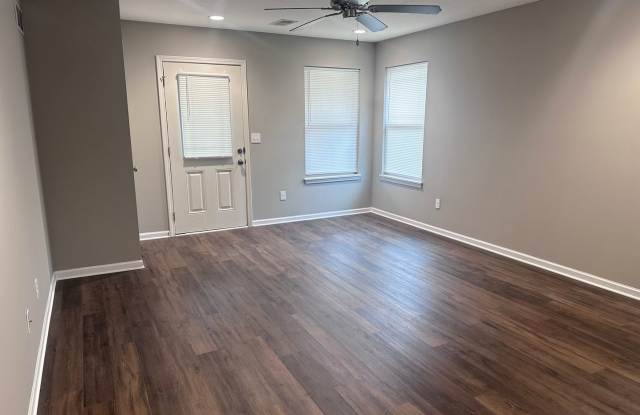 Single Level 2 Bed | 2 Bath | 2 Car Attached Villa in Blue Springs Gallery 4