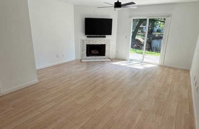 Upgraded - Woodlake Villa 49 photos photos