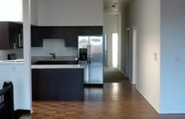1509 West Fullerton Parkway Gallery 3