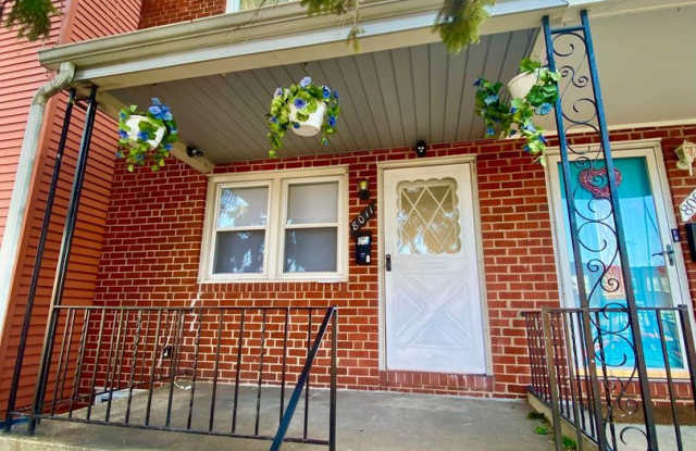 Must-see 3 Bed/1.5 Bath Townhome - Steps away from Bear Creek Park in Dundalk! photos photos