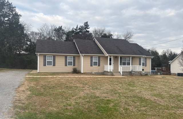 3 bedroom 2 bath home in Stewarts Creek area. photos photos