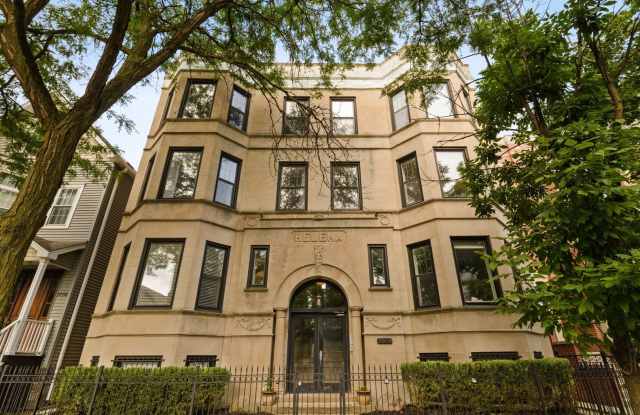 3734 N Clifton Avenue unit: 2 photos photos