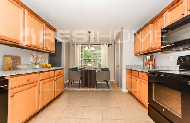 8272 Parkwood Place Gallery 3
