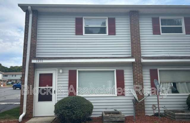 1031 Salisbury St photos photos