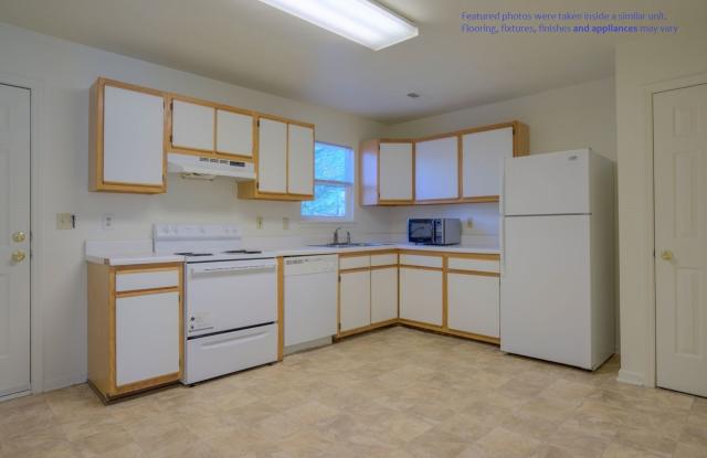 202 Pheasant Run Drive  | 4 Bedroom 2.5 Bath Townhouse | 08/13/2027 Gallery 4
