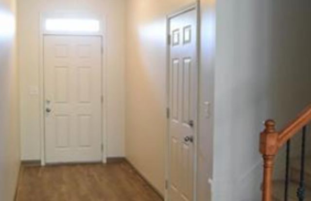 Gorgeous Townhome Gallery 4