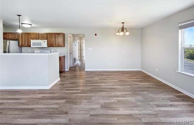 327 Stonewall Creek Drive Gallery 3