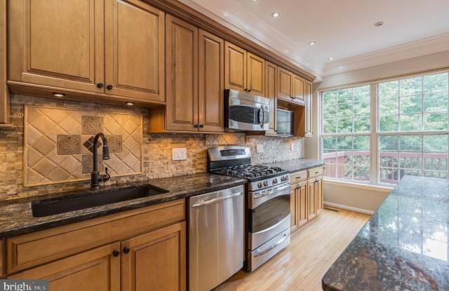 11557 LAUREL LAKE SQUARE Gallery 4