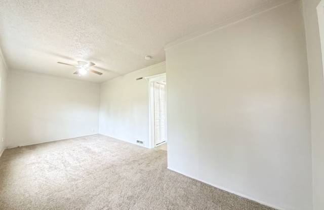 Cozy 1 Bedroom 1 Bath Gallery 4