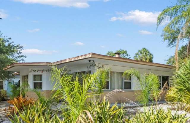 901 3RD STREET N - 901 3rd Street North, St. Petersburg, FL 33701