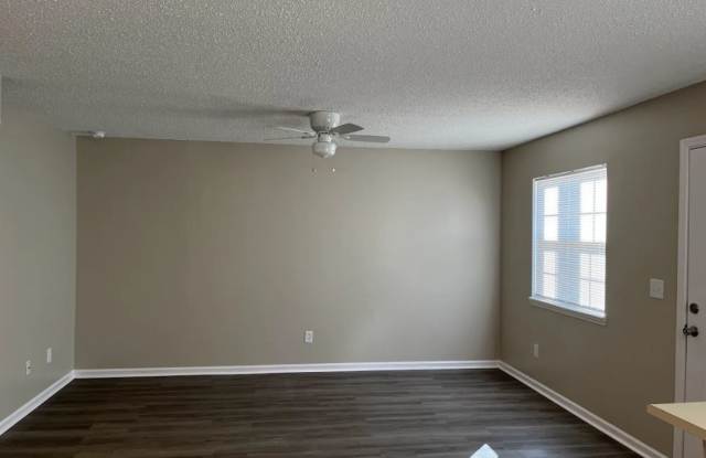 Two bedroom, 1.5 bath condo in High Point--Oakmont Condominiums photos photos