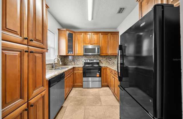 18171 PARADISE POINT Drive Gallery 4