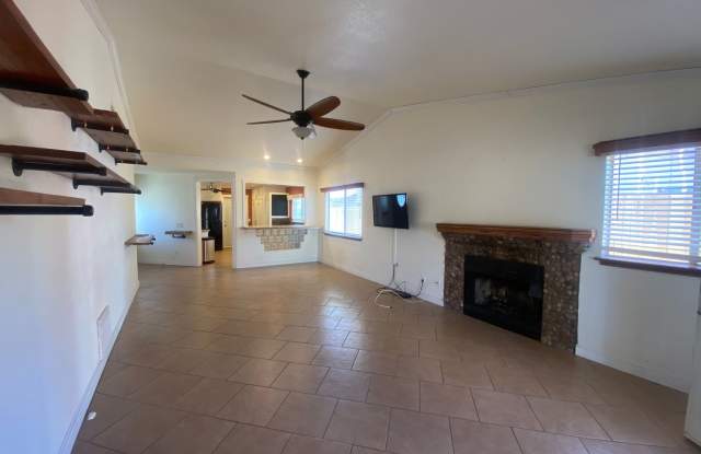 Lancaster 3 bedroom available now! Gallery 4