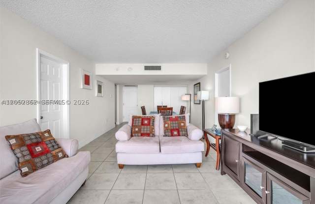 3625 N Country Club Dr Gallery 4