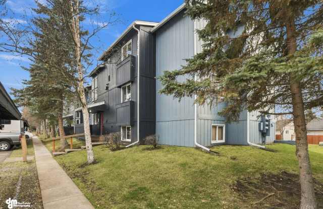 2 Bed, 1 Bath Condo Gallery 1