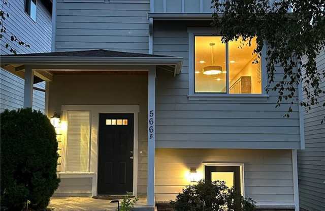 Beautifully updated 3 Bedroom home in North Everett - 566 East Marine View Drive, Everett, WA 98201