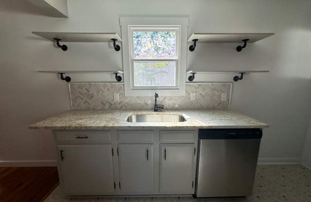 2/1 Home in Kerrville Gallery 4
