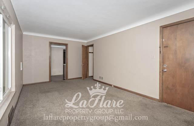 1612 Berdan Avenue - 2 Gallery 3