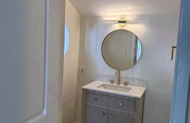 5917 Hesperia Avenue photos photos