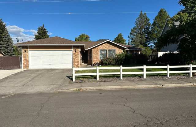 For Rent – Coming soon!!! Newly Renovated 3 Bedroom, 2 Bath Home in East Medford! photos photos