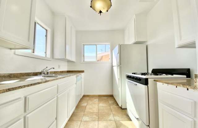 1322 S Ridgeley Dr Gallery 3