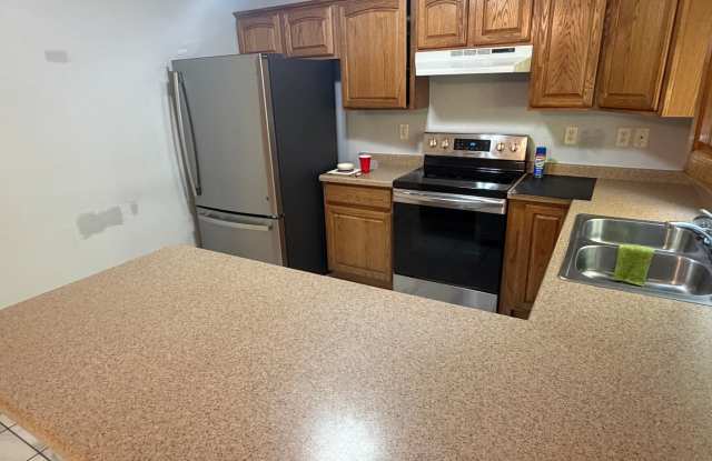 3-Bedroom 2-Bath Side-By-Side Duplex with 2-car Attached Garage Gallery 4
