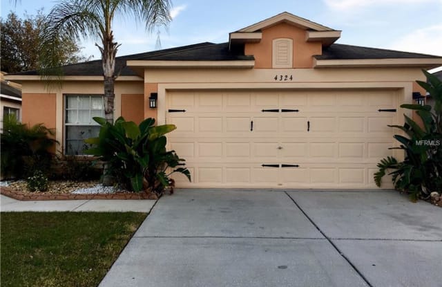 4324 COUNTRY HILLS BOULEVARD - 4324 Country Hills Boulevard, Plant City, FL 33563