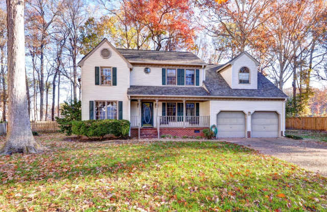 Spacious Home in the Woods of Tabb Neighborhood Gallery 4