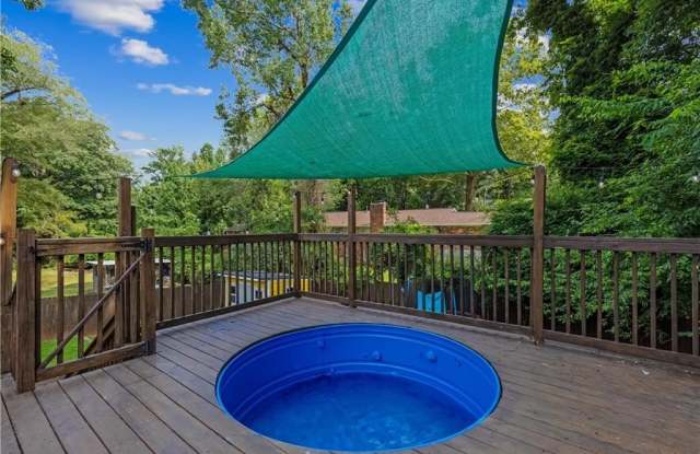 844 Deckner Avenue SW Gallery 3
