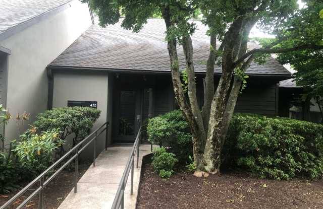 432 EXTON CMNS Gallery 3