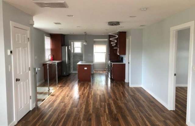 15 Gless Ave Gallery 4
