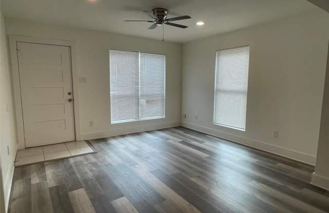 1411 Adelaide Drive Gallery 2