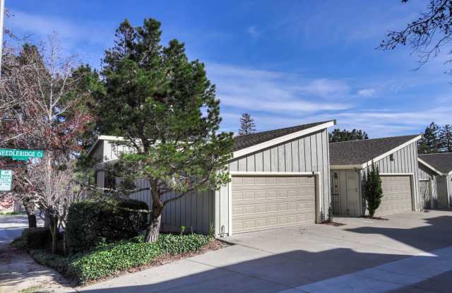 3 Bed / 2.5 Bath light filled, end unit townhome. YouTube Tour!! Gallery 3