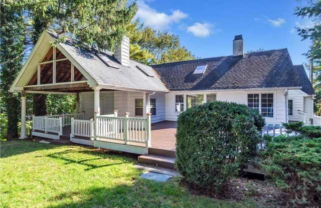 1058 Wilmot Road photos photos