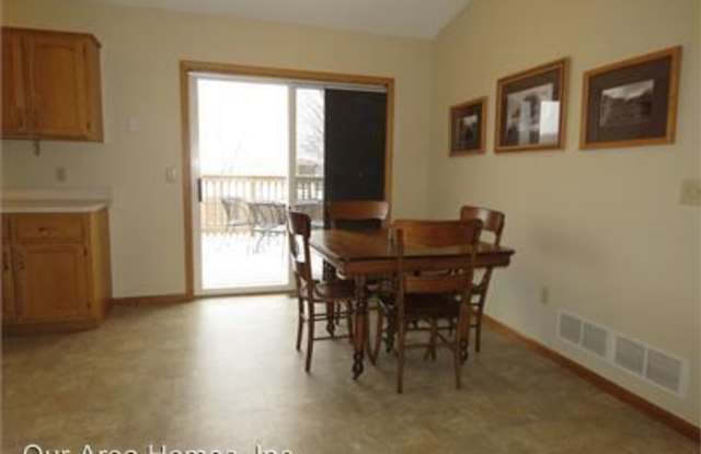 12398 Buchanan St NE Gallery 4