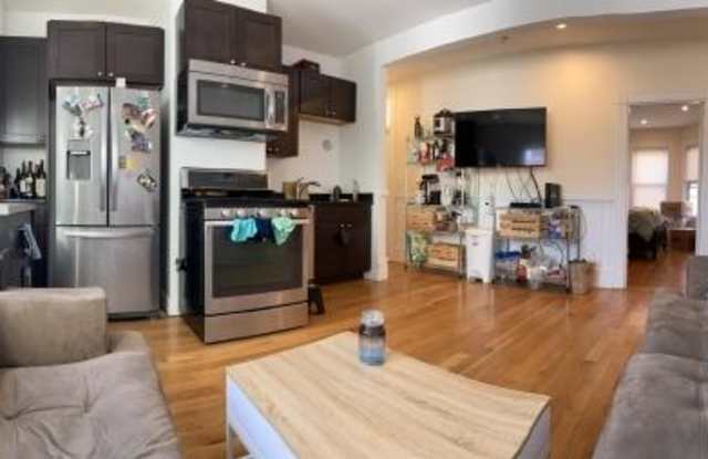 323 Western Gallery 3