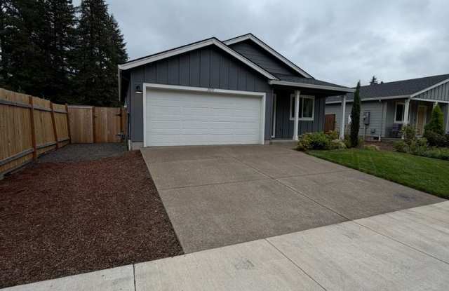 Must See 3 Bedroom with Fenced Yard! Gallery 4