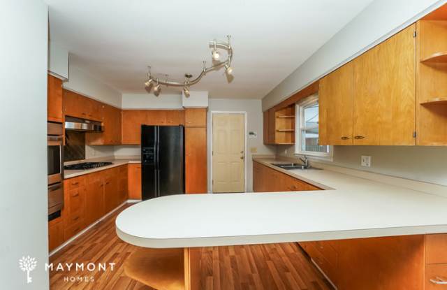 3249 Avon Boulevard Gallery 3