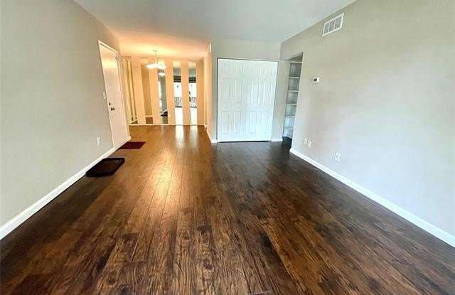 2116 PAULINE BLVD APT 304 Gallery 4
