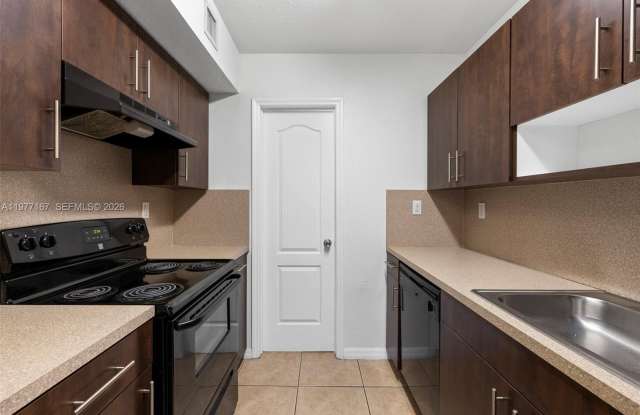 13 S Royal Poinciana Blvd photos photos