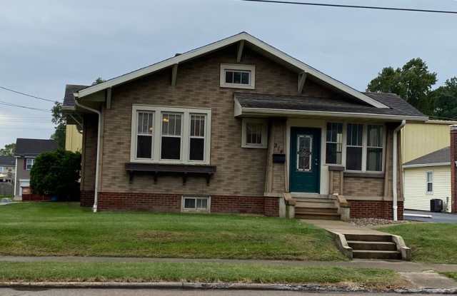 Available Now: 2 Bed 2 Bath Gallery 3